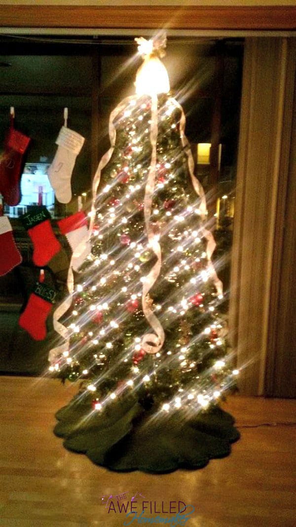 Establishing holiday traditions is a fun way to make memories with your family, incorporate family traditions, and carry on family tradition. Learn some fun new holiday traditions that you can incorporate into the next holiday celebration.