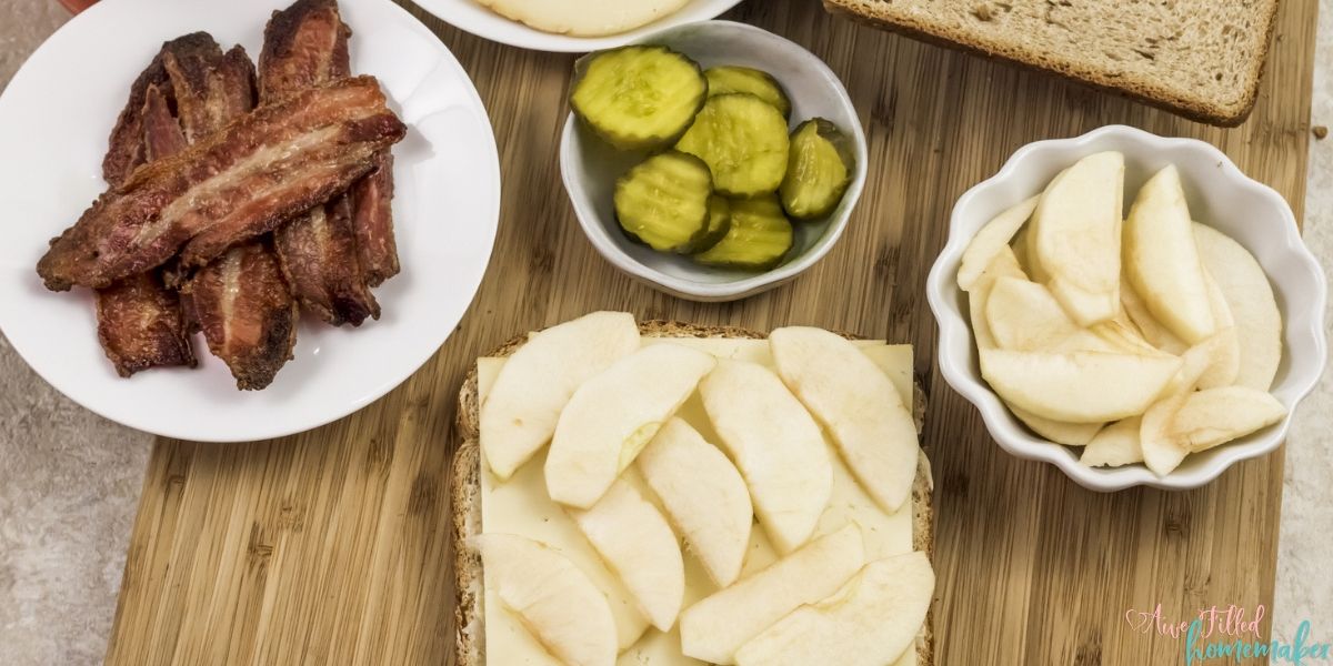 Apple Gouda Grilled Cheese