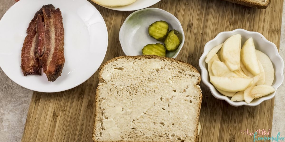 Apple Gouda Grilled Cheese