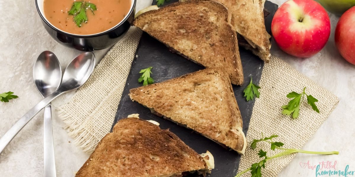 Apple Gouda Grilled Cheese