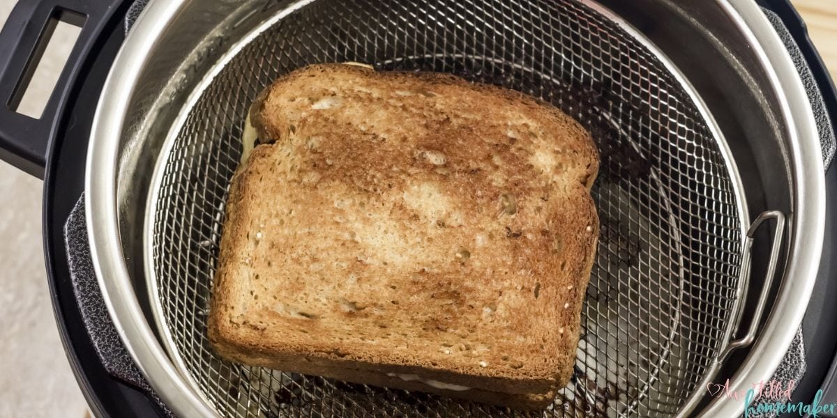 Apple Gouda Grilled Cheese