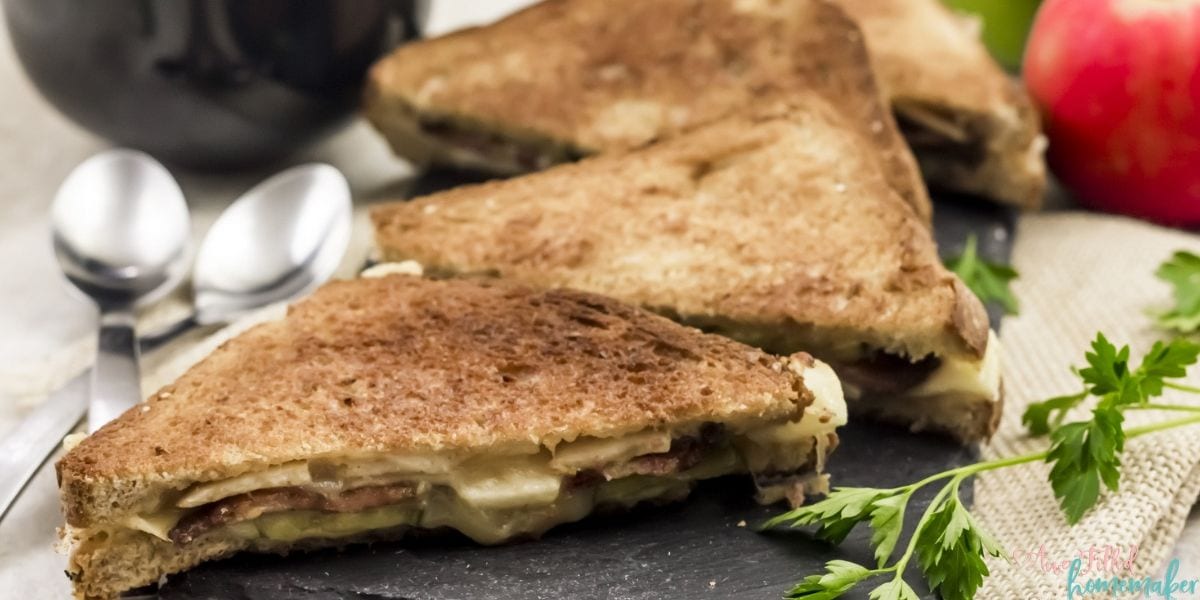 Apple Gouda Grilled Cheese