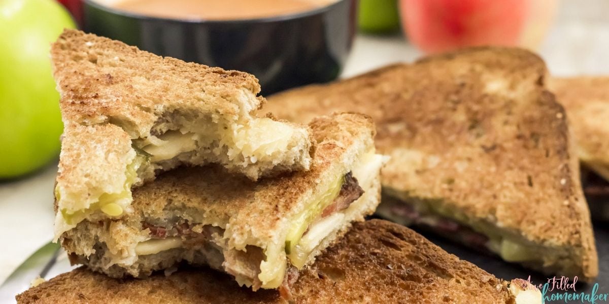 Apple Gouda Grilled Cheese