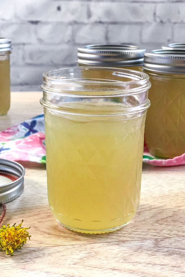 Dandelion Jelly in a mason jar