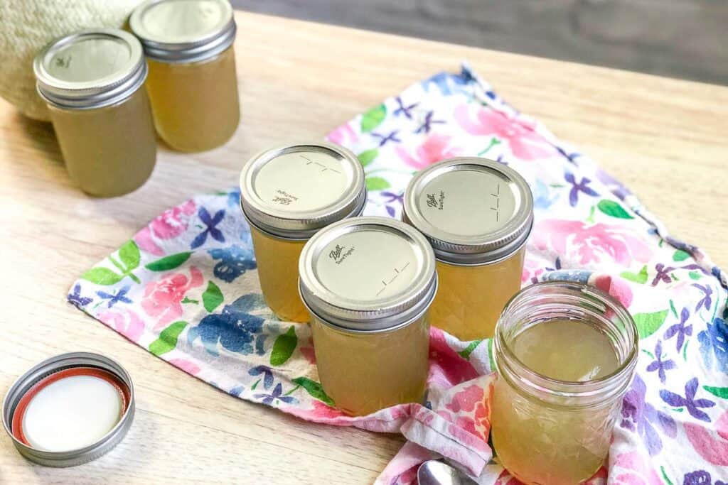dandelion jelly cooling 